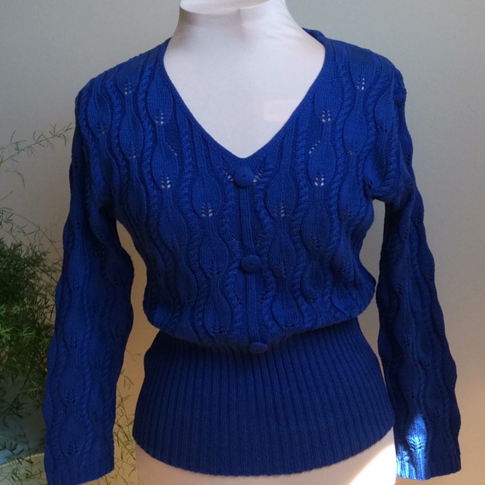 Pullover sweater